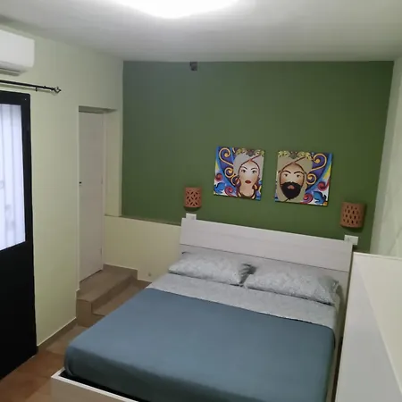 Apartamento Monolocale Con Cucina In Catania